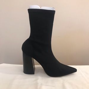 Steve Madden Lombard Sock Booties Size 8
